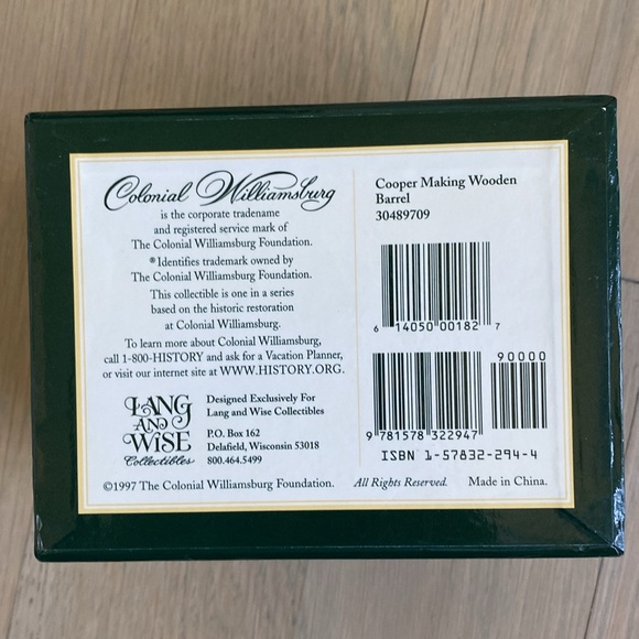 Williamsburg Cooper Making Wooden Barrel - Lang and Wise - Picture 8 of 10